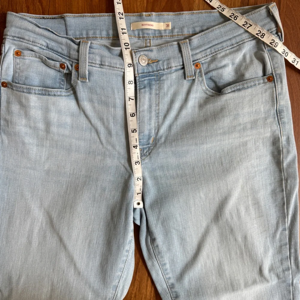 Levi's‎ Jeans Women's Light Wash Boyfriend Stretchy Jeans Size 31